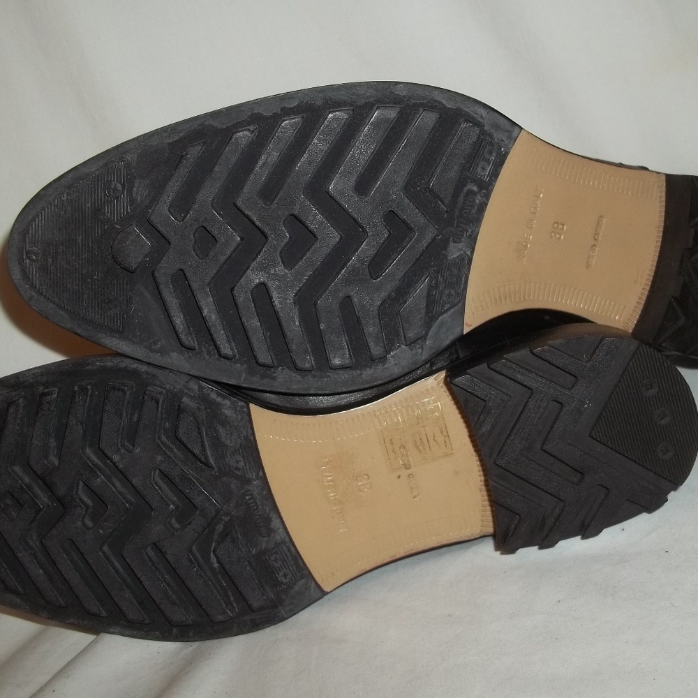 MIU MIU Black Leather Ankle Shootie Slip-On Shoes - Picture 6 of 8